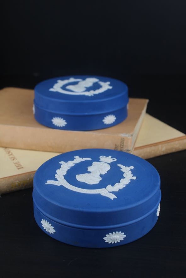 Pair of 1953 Wedgwood Jasperware Royal Blue Coronation Pots