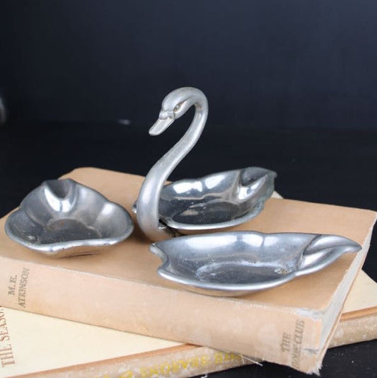 Swan Silver Stackable Ashtray Set