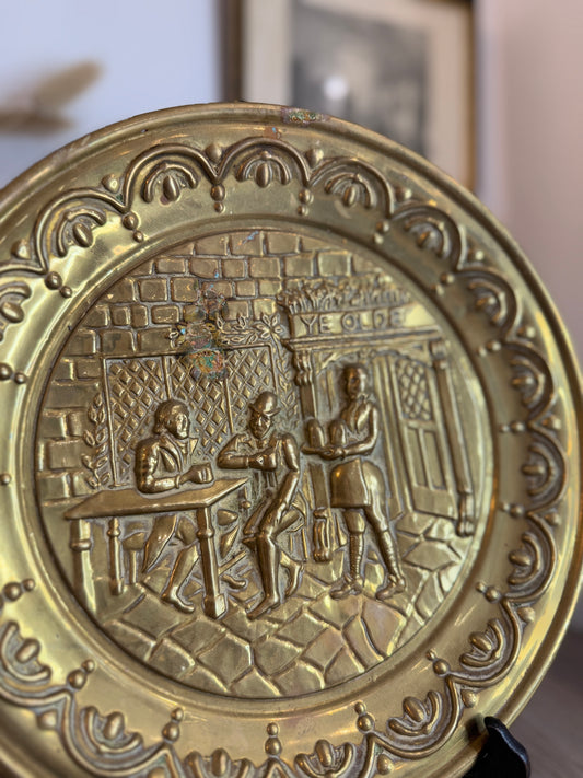 Historical Design Metal Decorative Hanging Plate