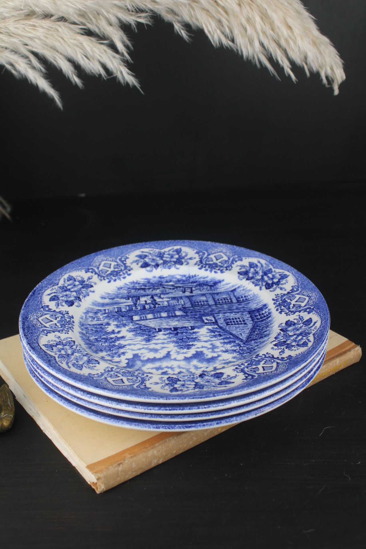 Set of 4 Old Inn Series Ironstone Blue and White Plates