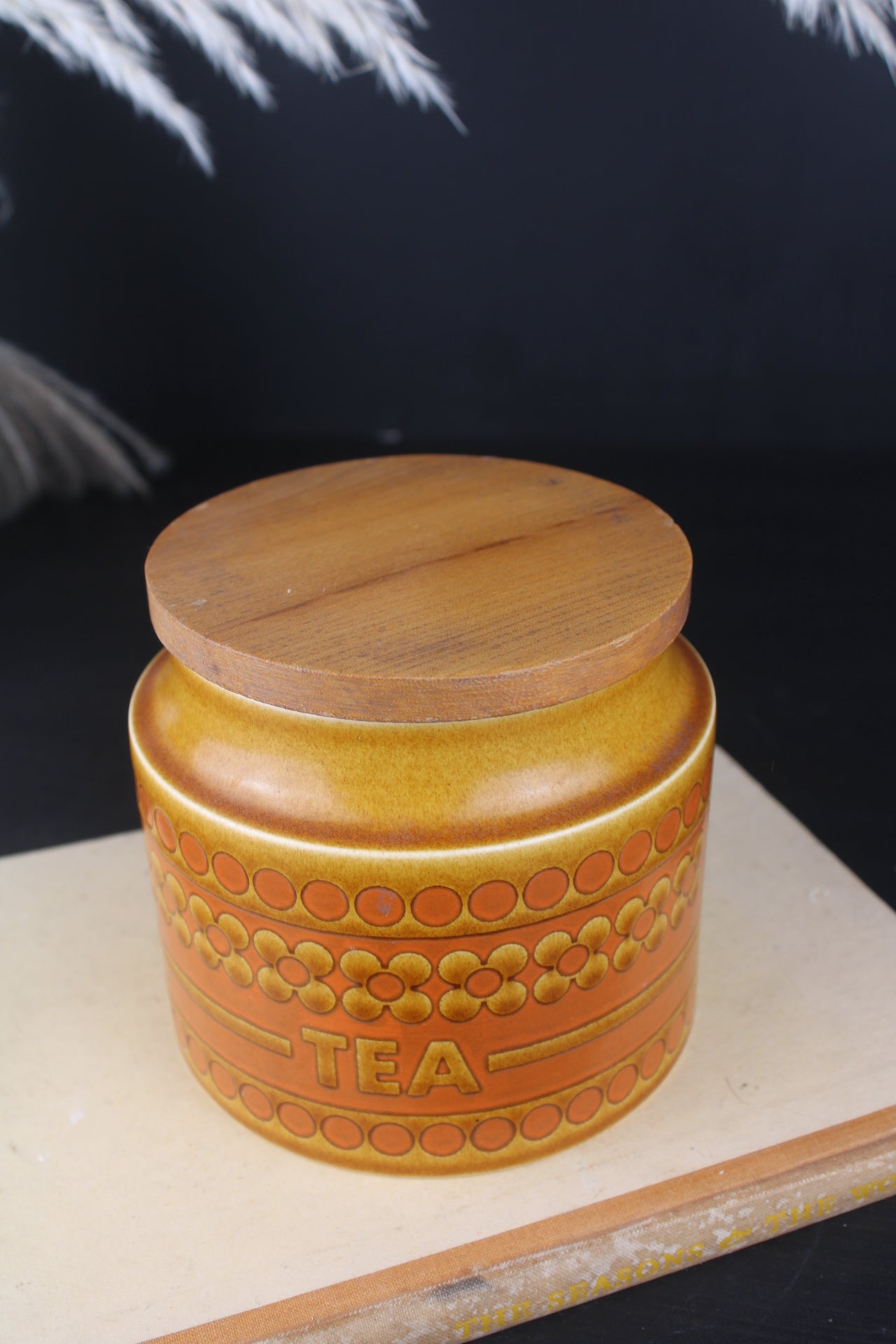 Hornsey Saffron Tea Jar Container