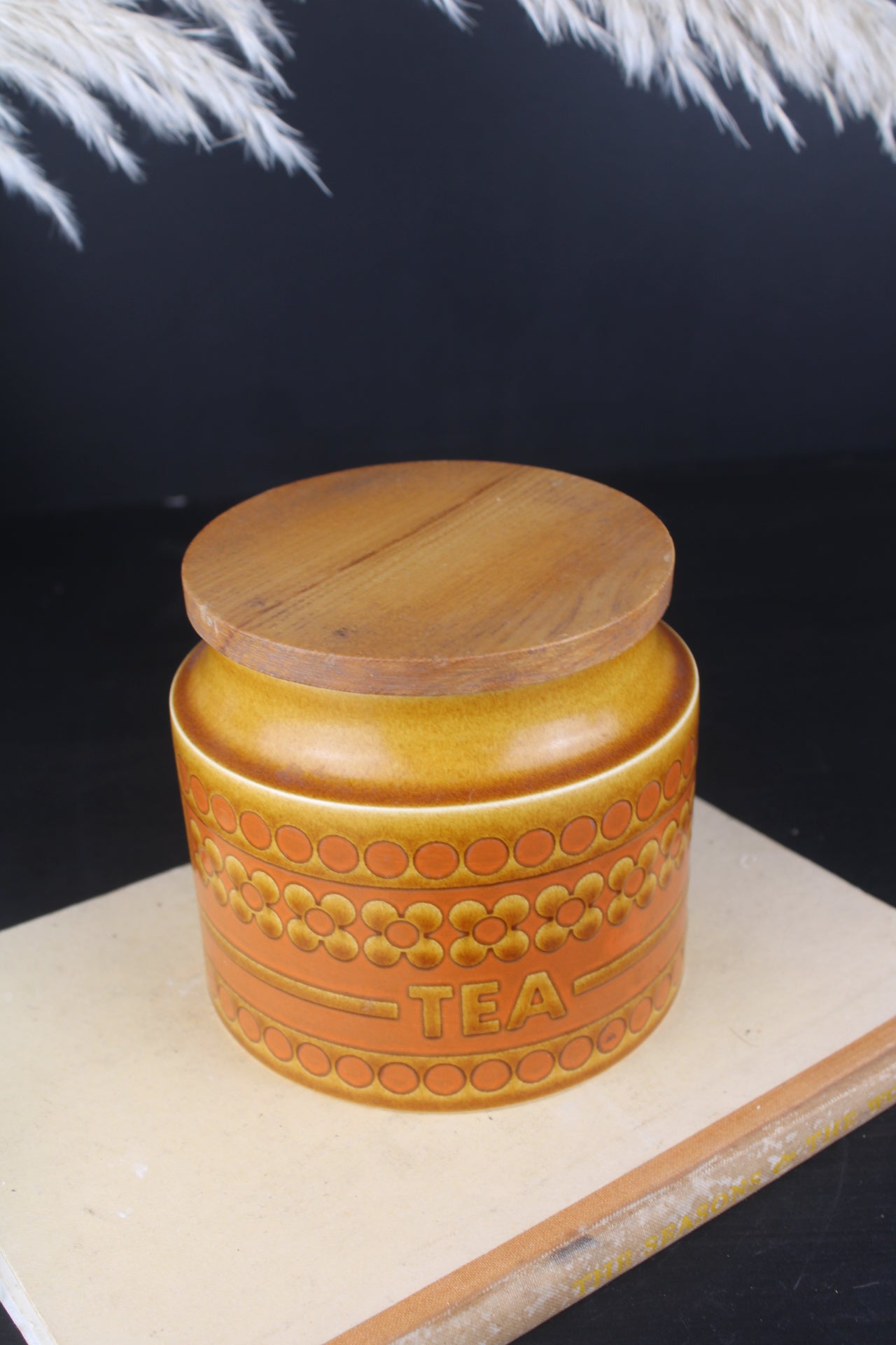 Hornsey Saffron Tea Jar Container