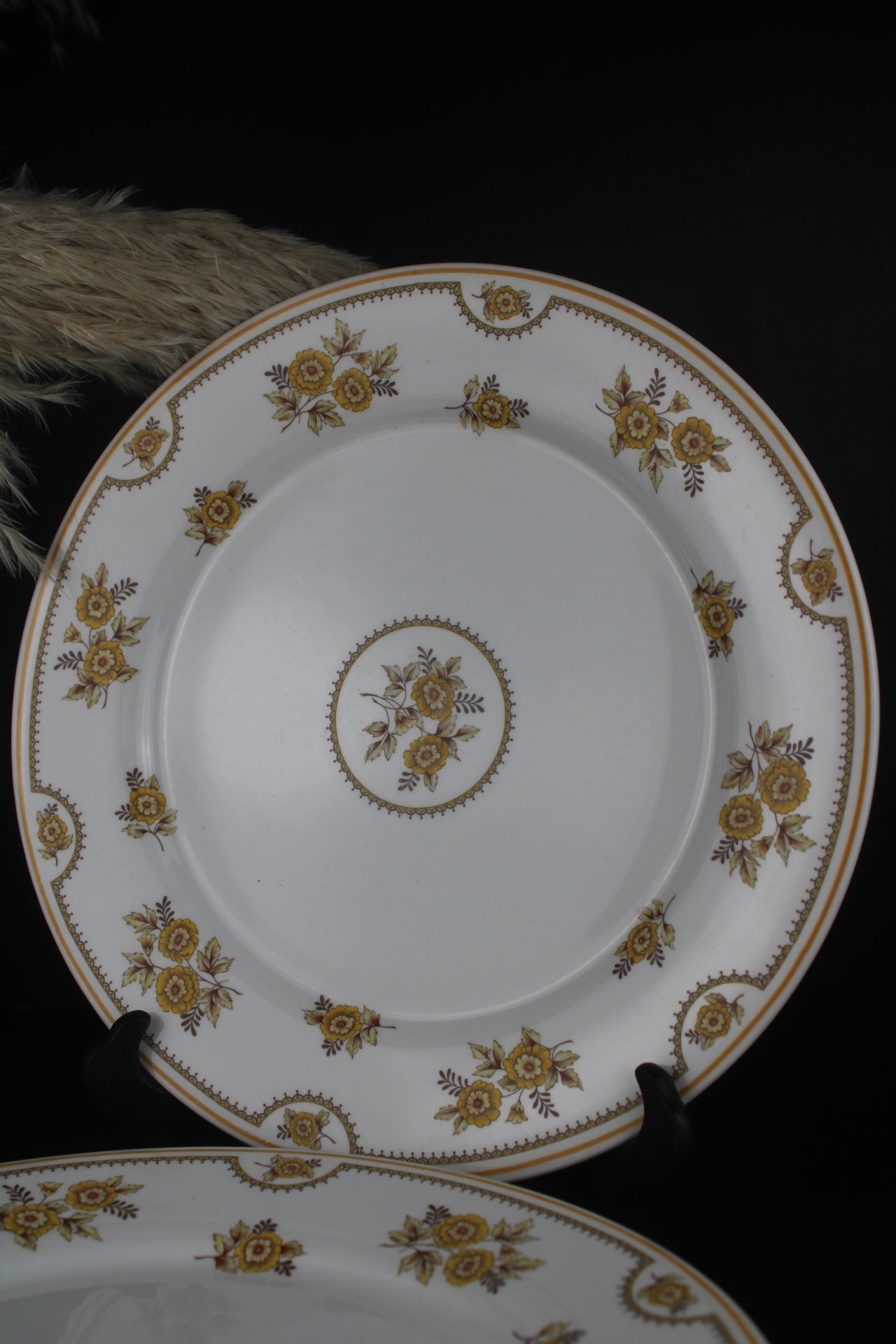 Set of 4 Spode Austen Yellow Flower Dinner Plates