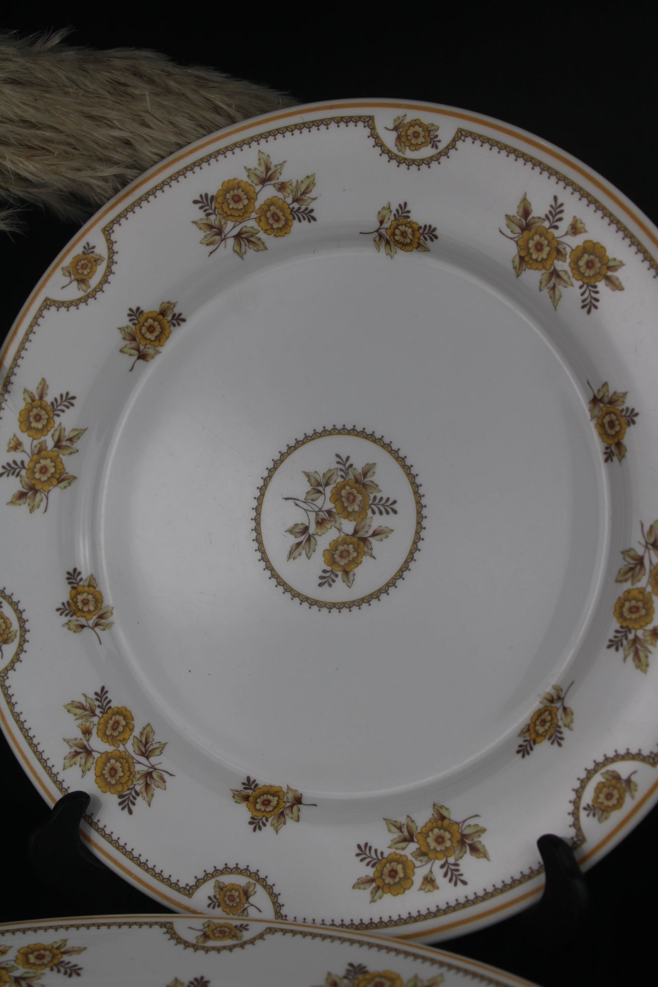 Set of 4 Spode Austen Yellow Flower Dinner Plates