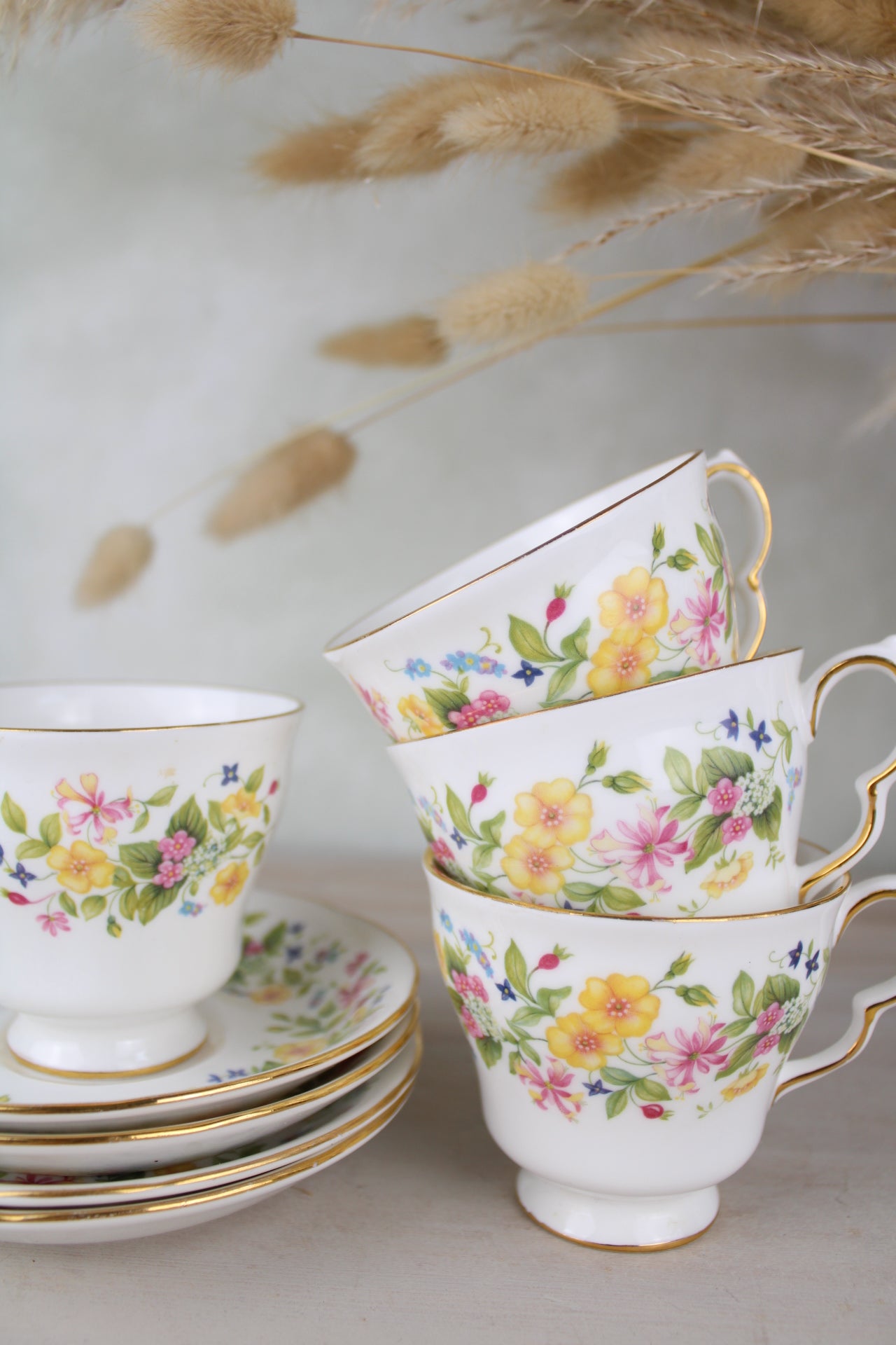 Set of 4 Colclough Hedgerow Wildflowers Teacup and Saucers