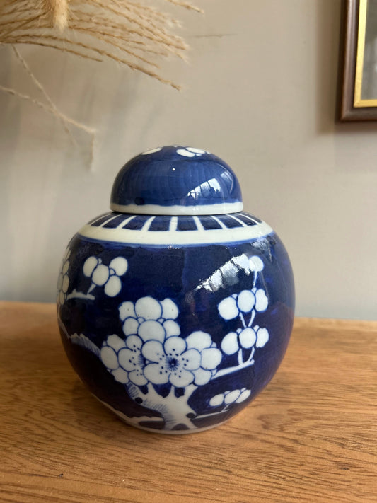 Chinese Dark Blue & White Hawthorn Prunus Ginger Jar