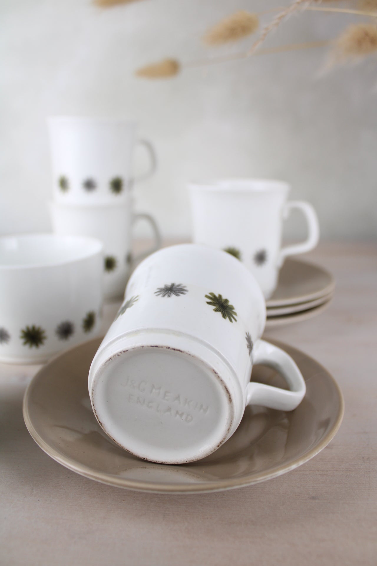 Set of 4 J&G Meakin Retro Tea Set- Teacups and Saucers with Milk Jug and Sugar Bowl