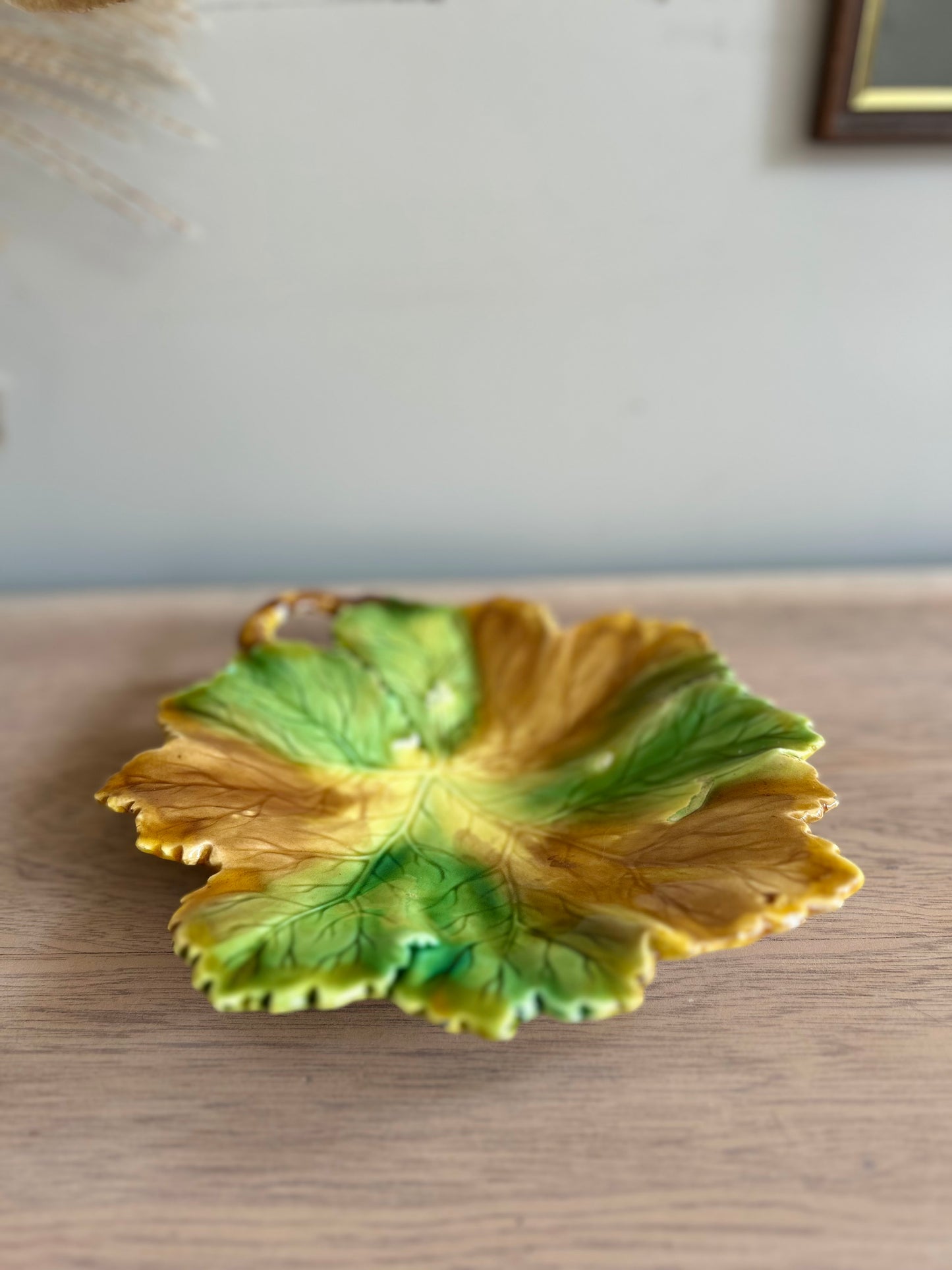 Majolica Style Leaf Shape Dish