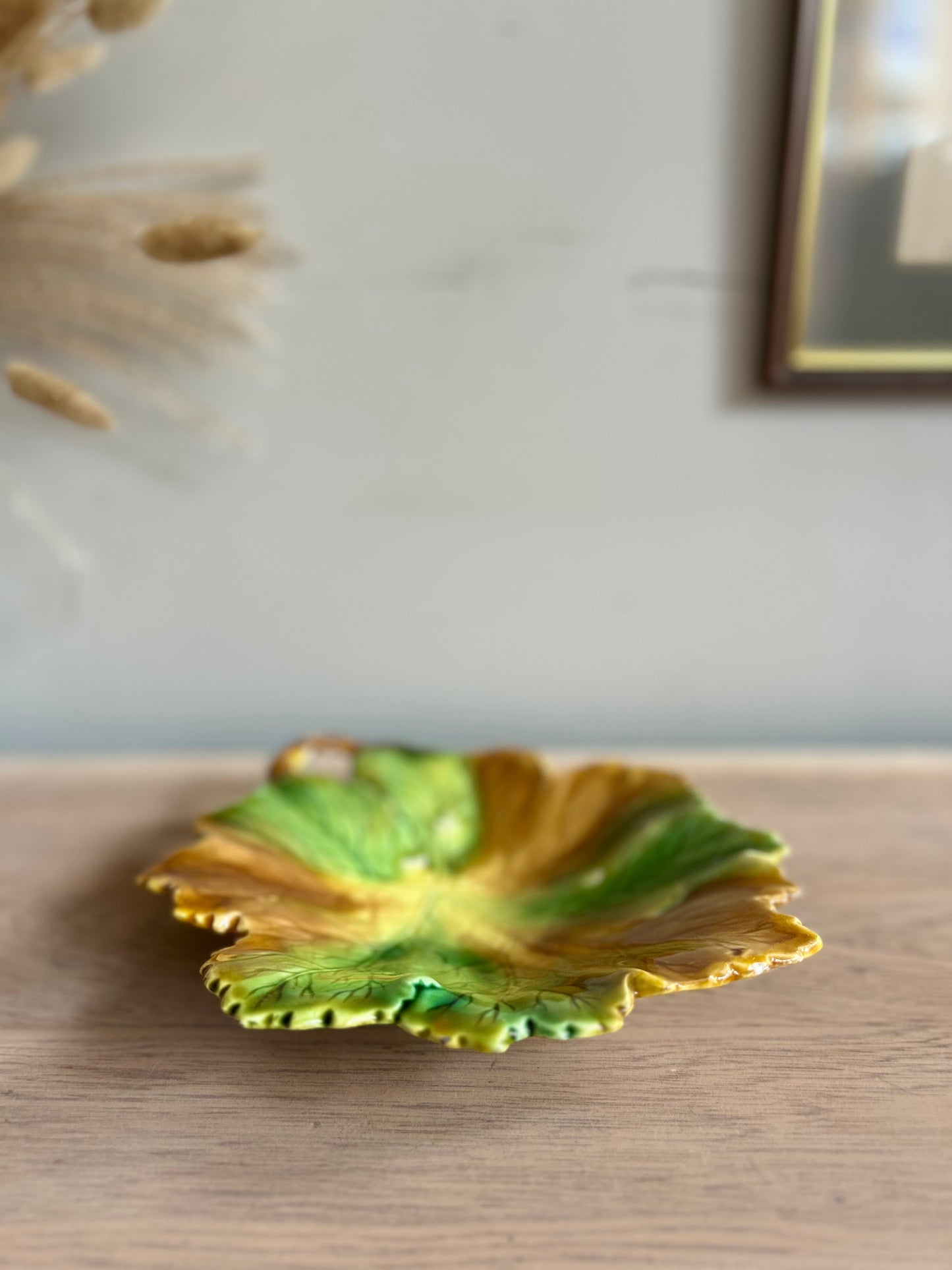 Majolica Style Leaf Shape Dish