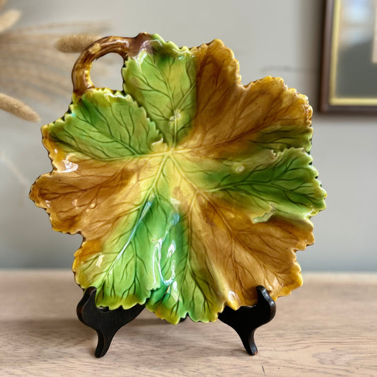 Majolica Style Leaf Shape Dish