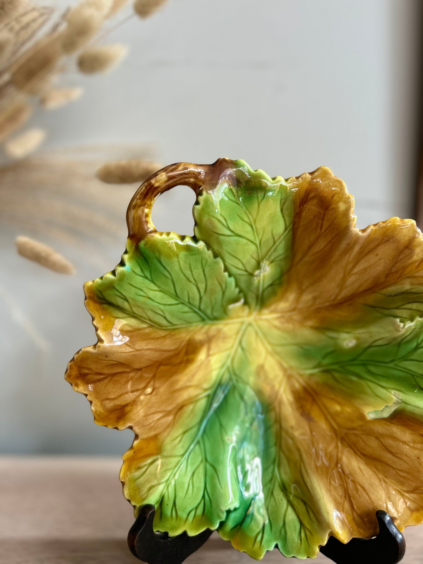 Majolica Style Leaf Shape Dish