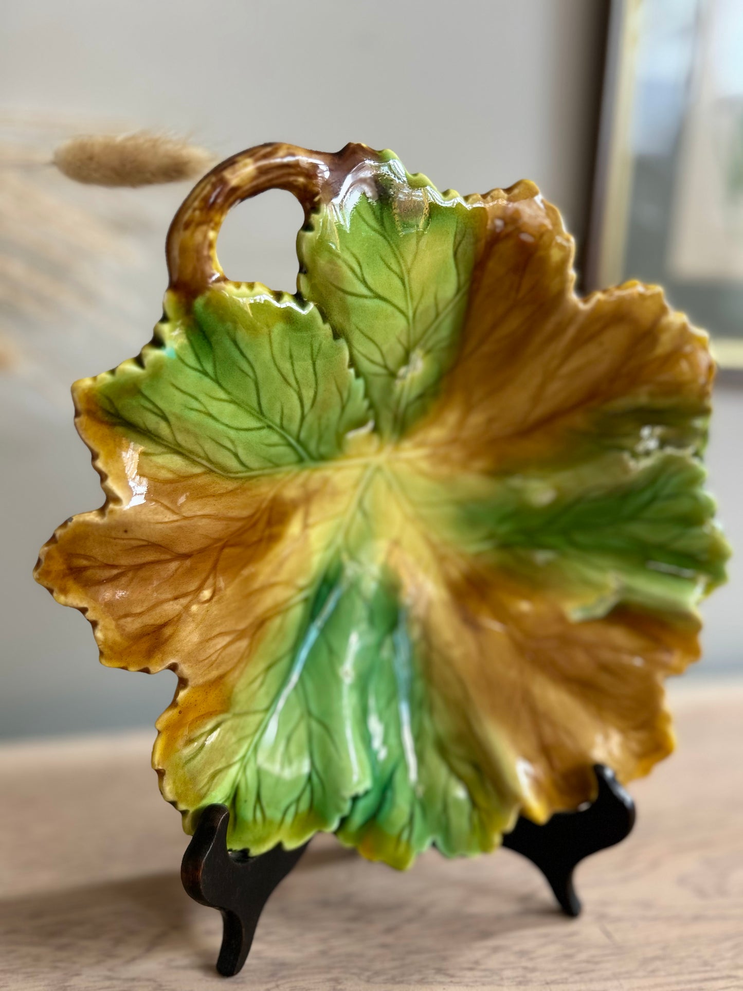 Majolica Style Leaf Shape Dish