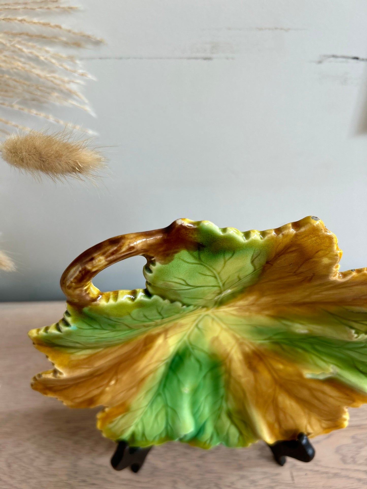 Majolica Style Leaf Shape Dish