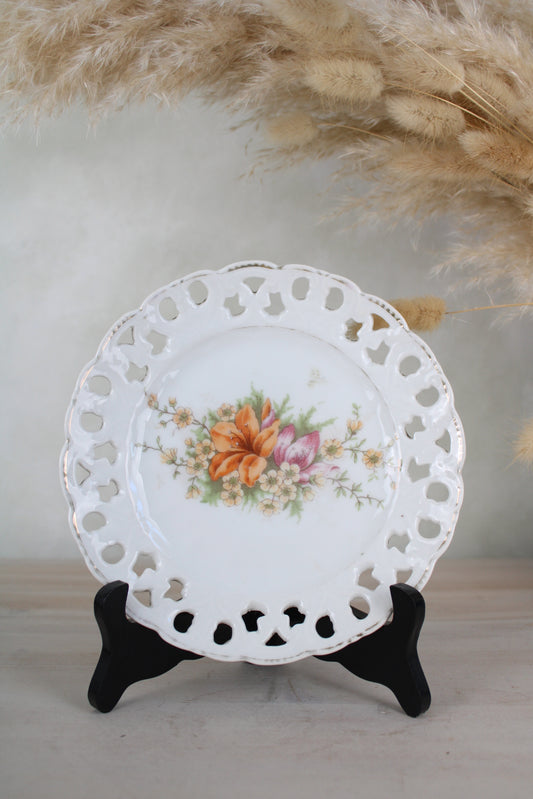 White and Peach Vintage Floral Plate