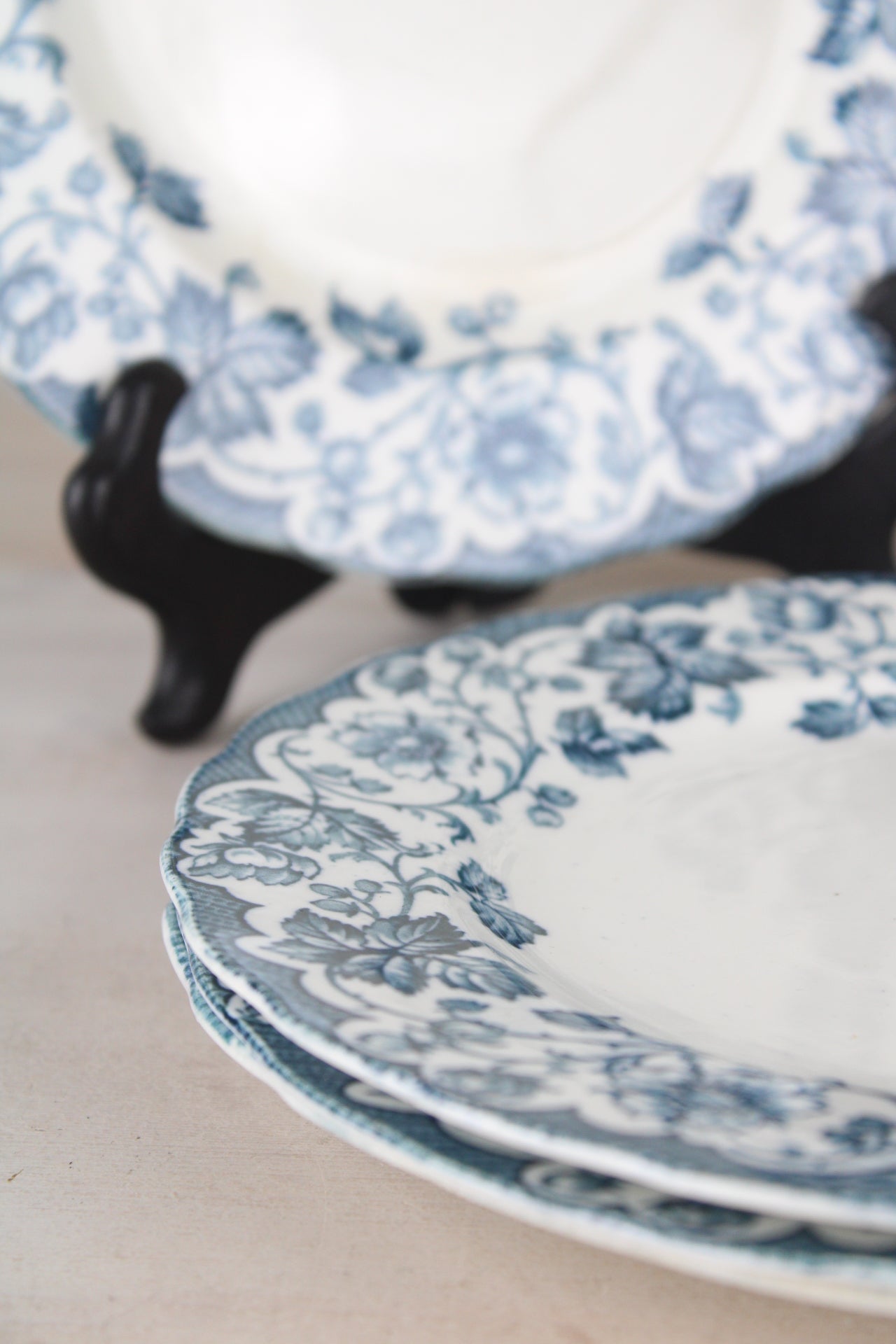 Set of 4 Hulme Reliable Burslem Bramble Side Plates