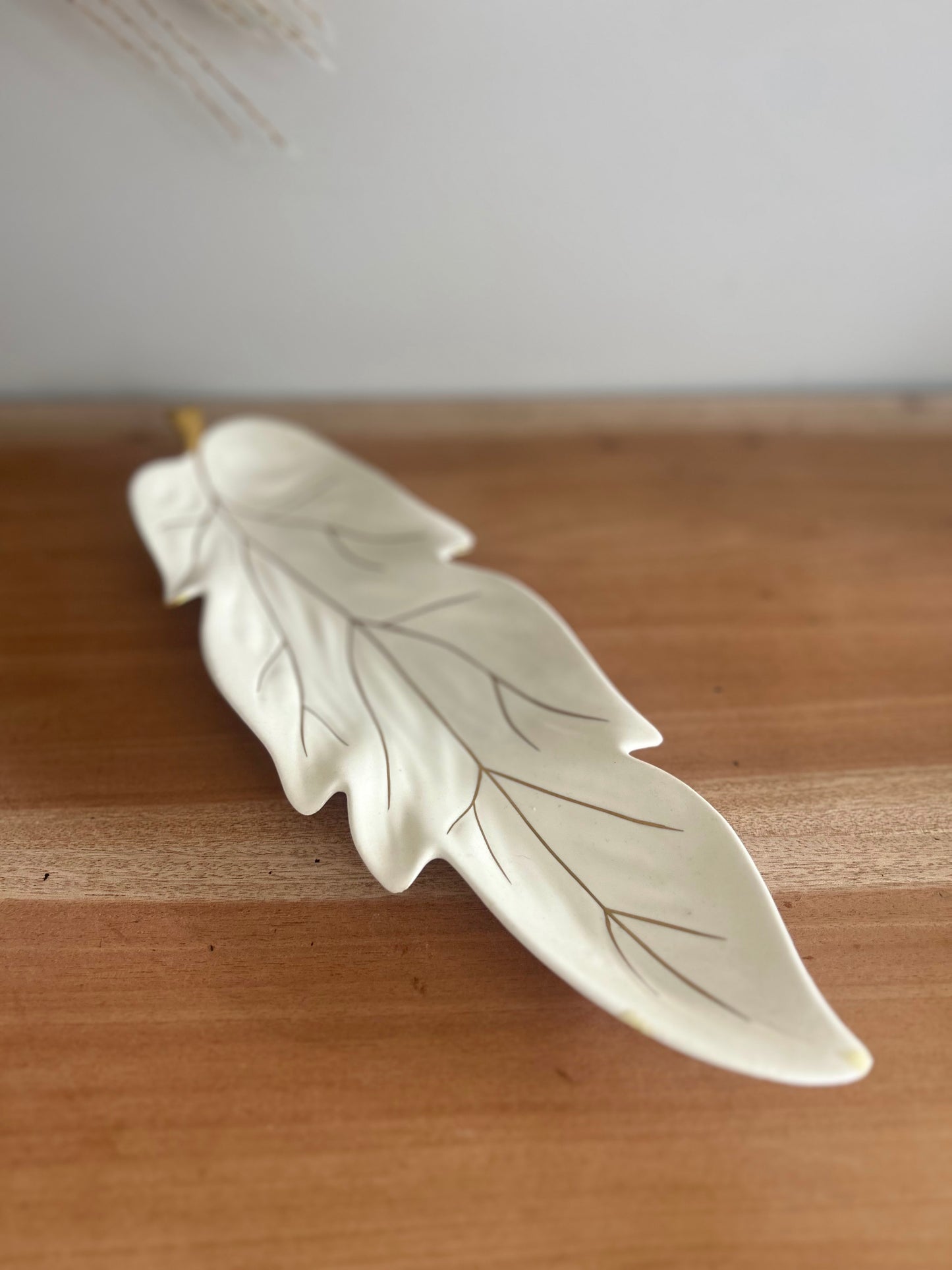 Carlton Ware Vintage Leaf Plate in White