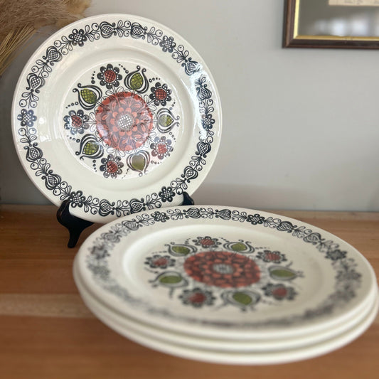 Set of 4 Broadhurst Romany Dinner Plates