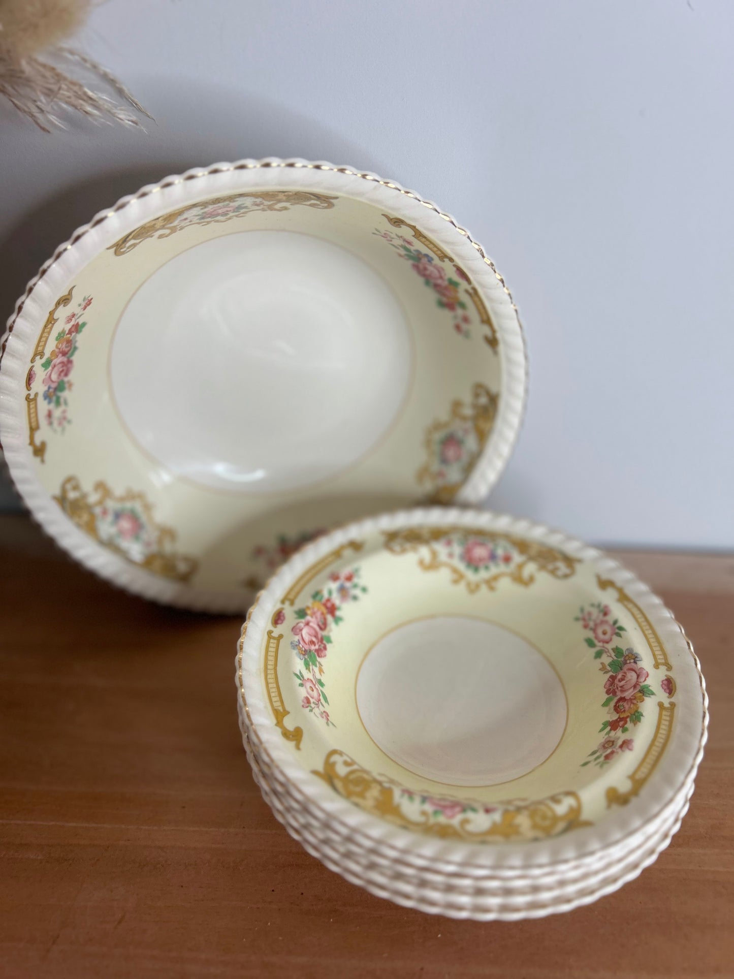 Johnson Bros Vintage Floral Bowl Set of 5 Servingware