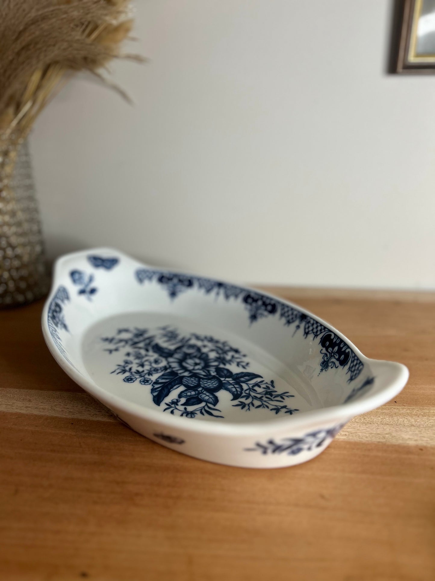 Royal Worcester Hanbury Casserole Dish in Blue and White floral Design