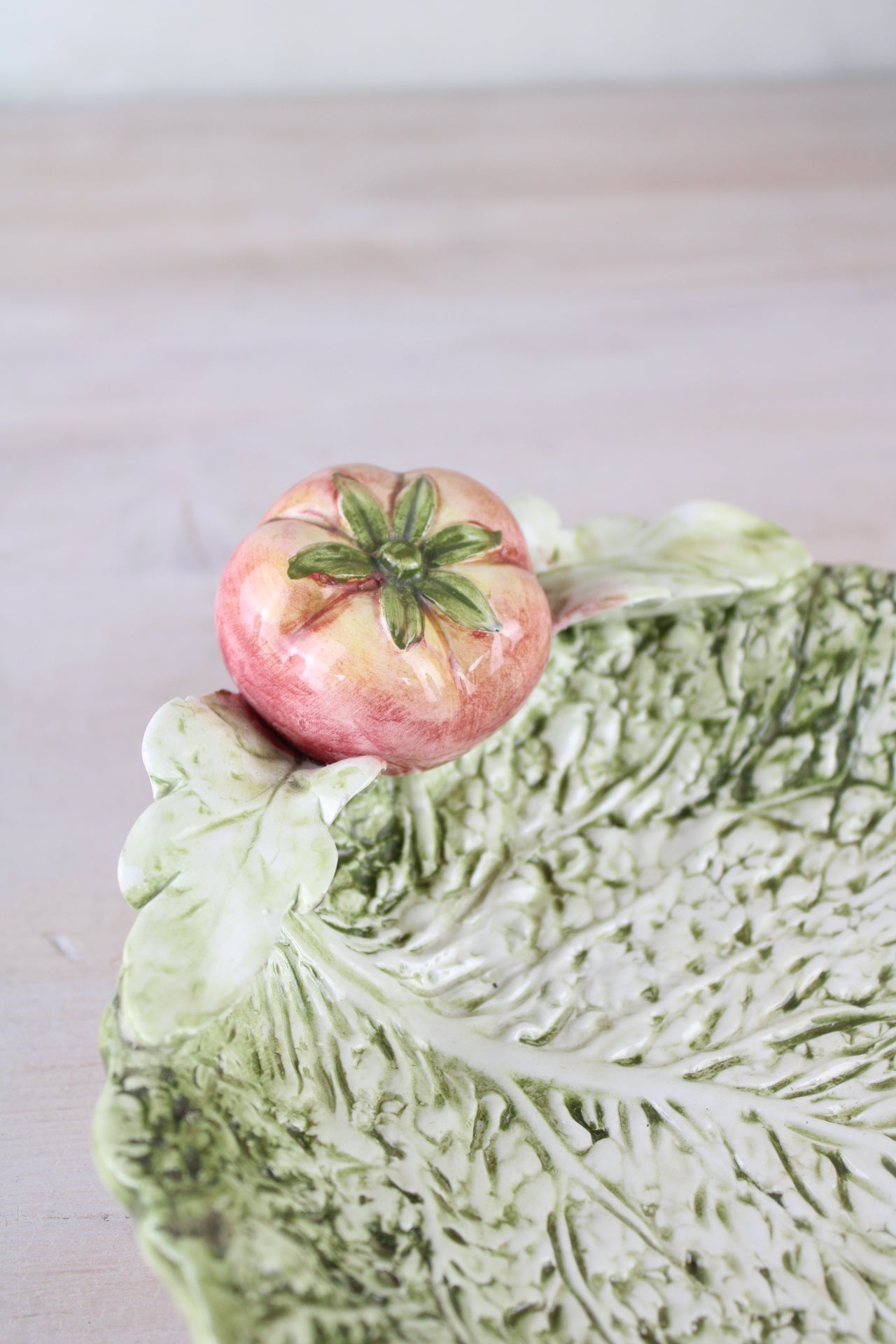 Italian Leaf Bowl with Tomato