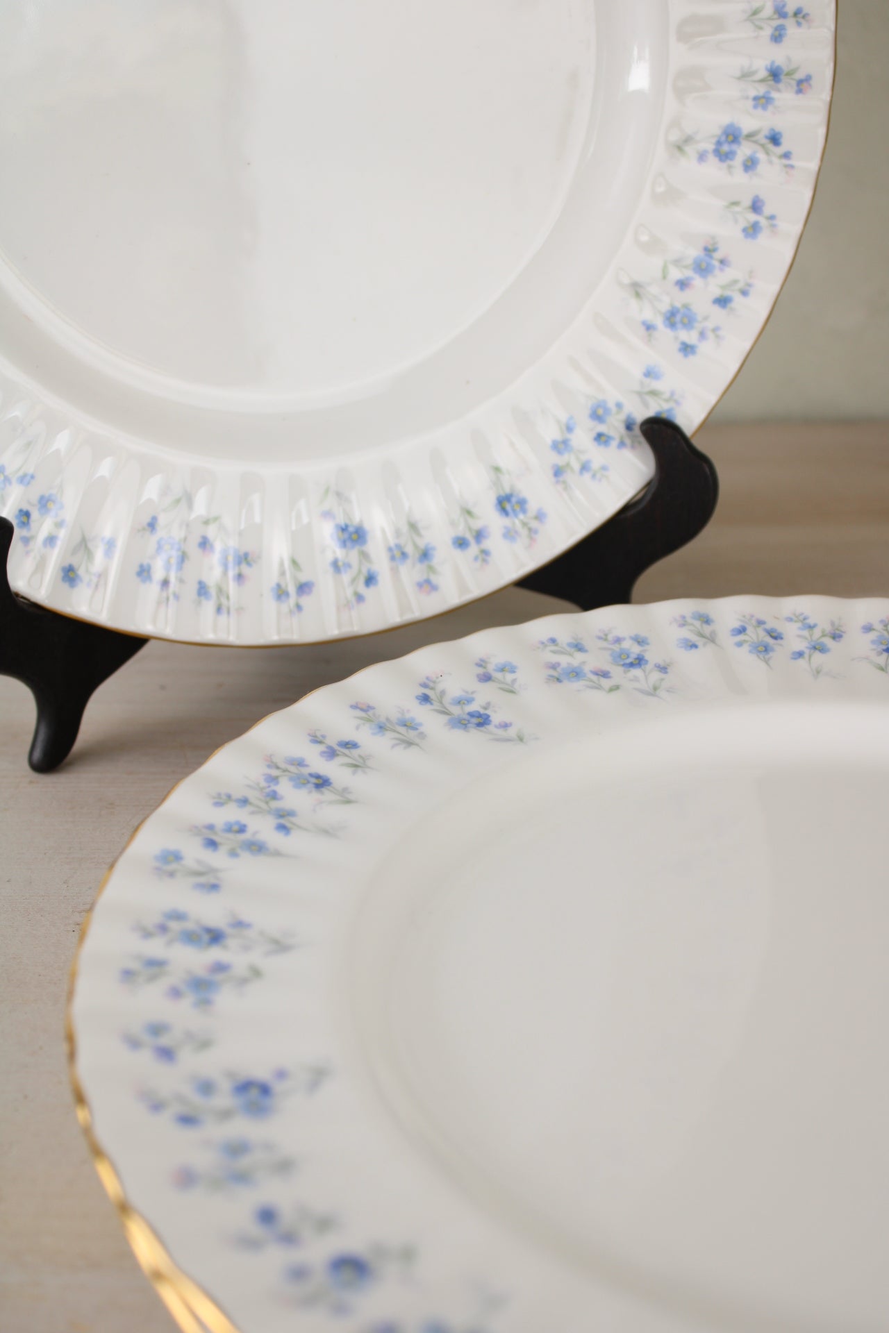 Set of 4 Royal Albert Memory Lane Dinner Plates