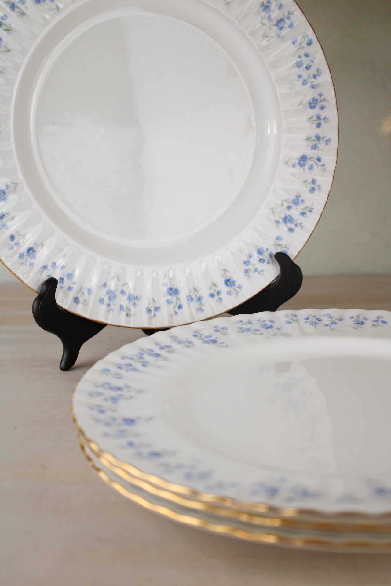 Set of 4 Royal Albert Memory Lane Dinner Plates