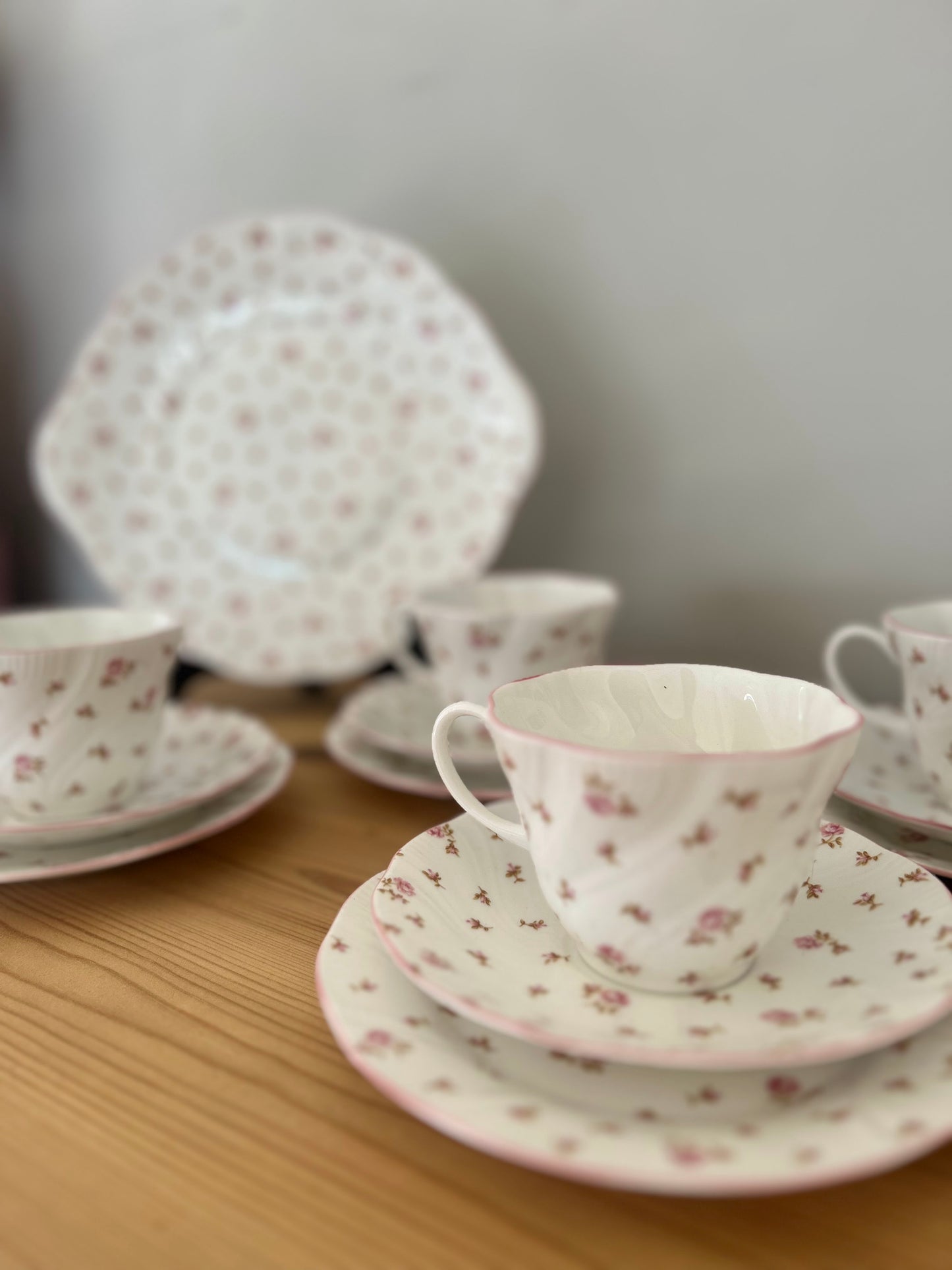 Queens Fleur Fine Bone China Tea Set in Pink Floral Design