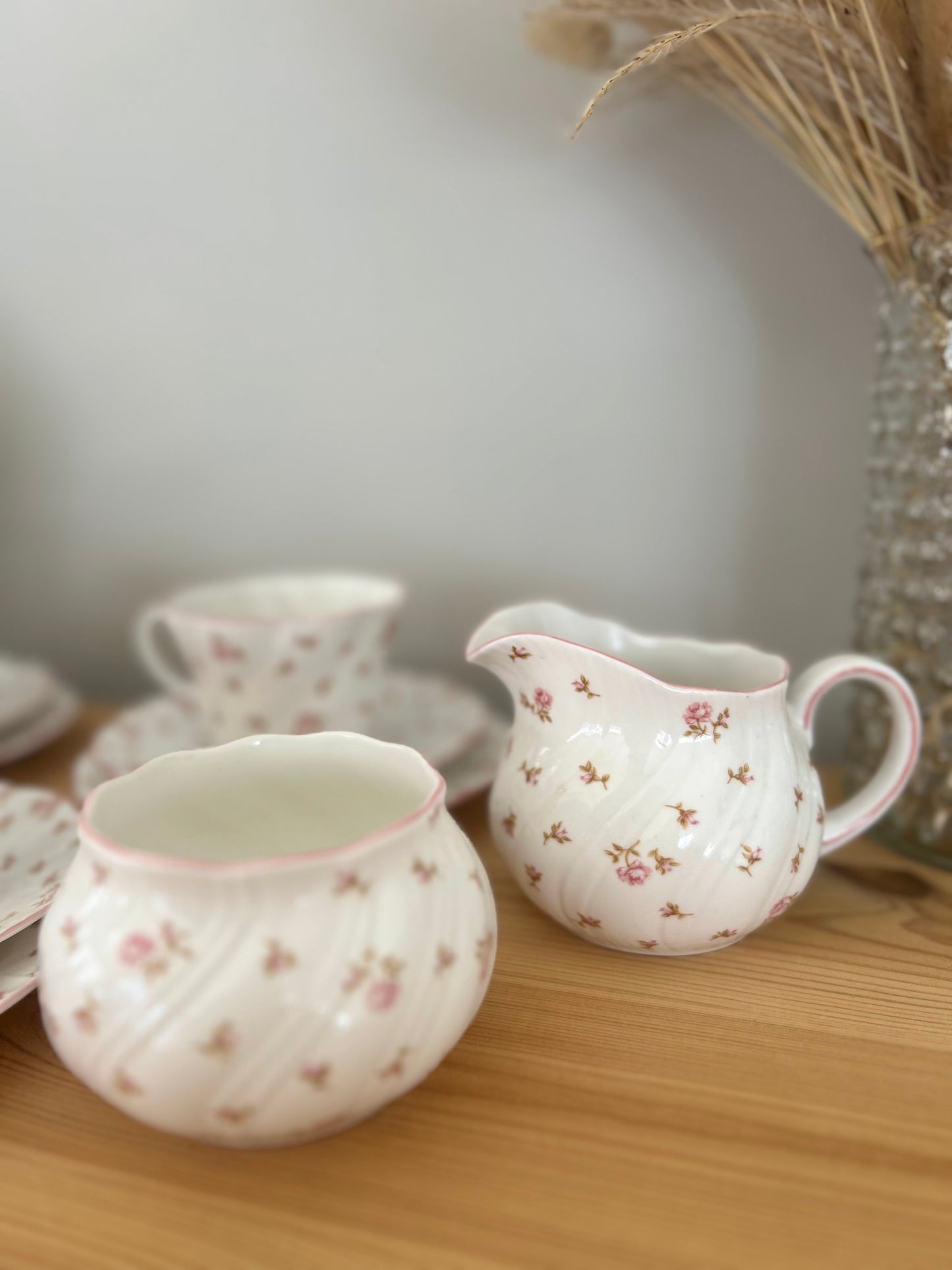 Queens Fleur Fine Bone China Tea Set in Pink Floral Design