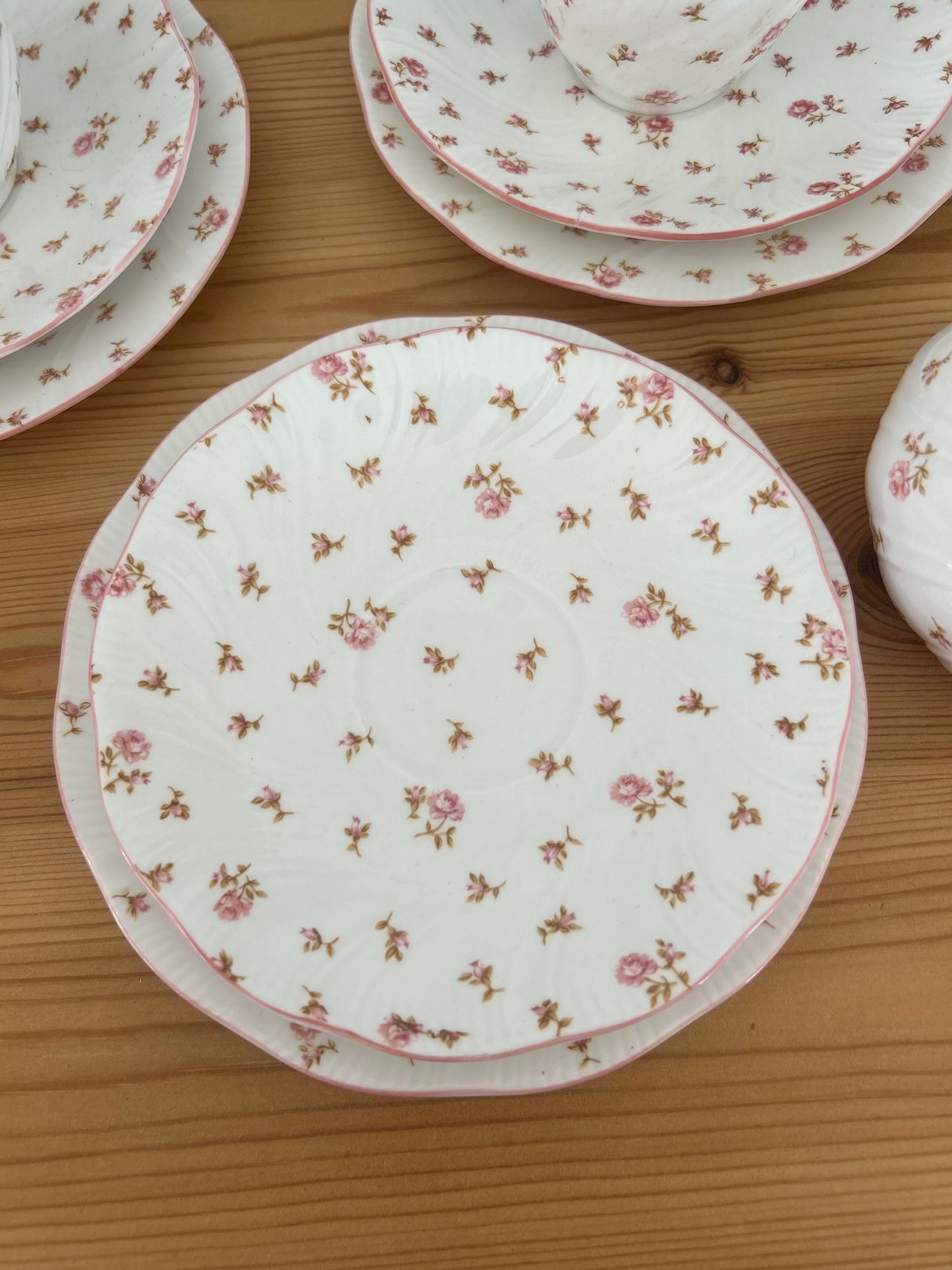 Queens Fleur Fine Bone China Tea Set in Pink Floral Design