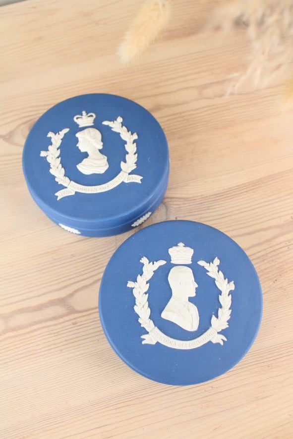 Pair of 1953 Wedgwood Jasperware Royal Blue Coronation Pots