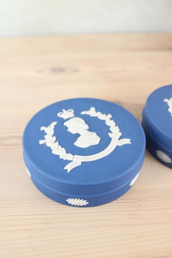 Pair of 1953 Wedgwood Jasperware Royal Blue Coronation Pots